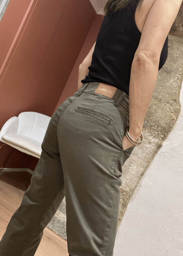 Chino BETSY kaki – Image 3